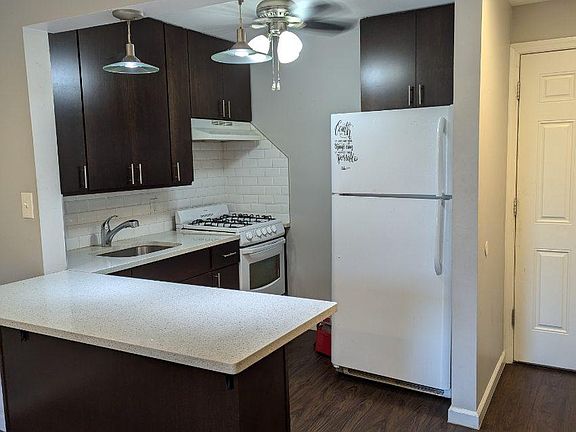 4th image of 829 Suffolk Ave APT 12