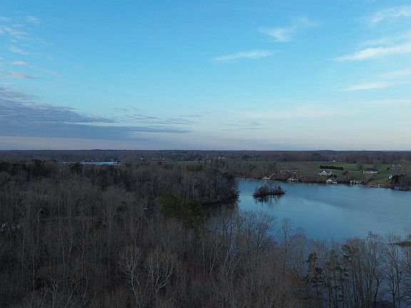 3rd image of 0 Dovey Rd