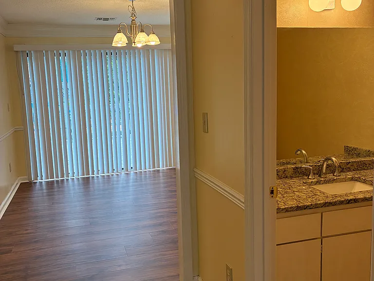 1034 Riverbend Club Dr SE — Photo 5