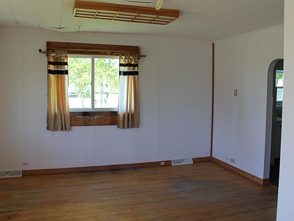 3rd image of 164 S Superior St