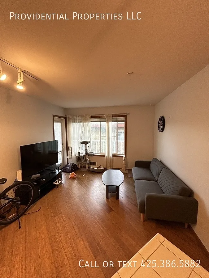 2 bed, 744 sqft, $1,225 — Photo 2