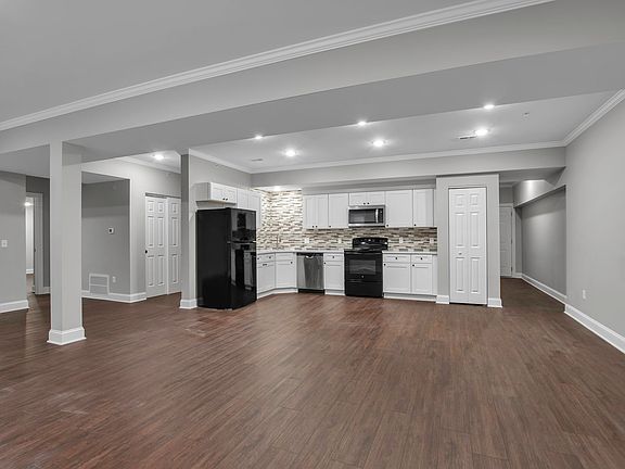3rd image of 2021 Sweet Home Rd #B1
