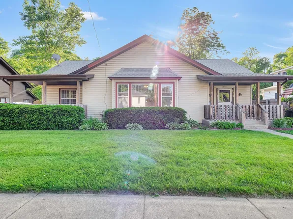 510 S Clinton St, Stockbridge, MI 49285