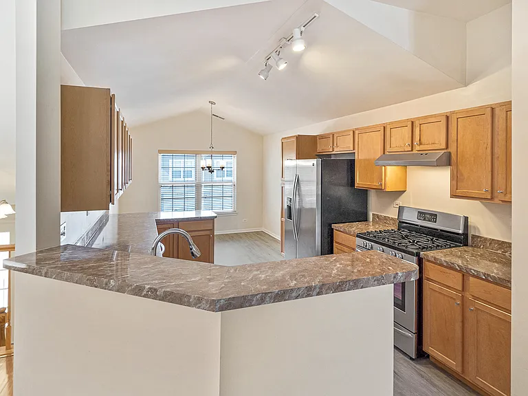 2409 Wilton Ln — Photo 10