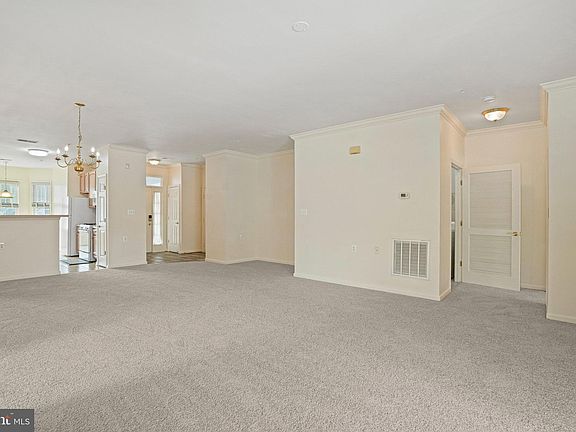 4th image of 313 Fidgeway Ln