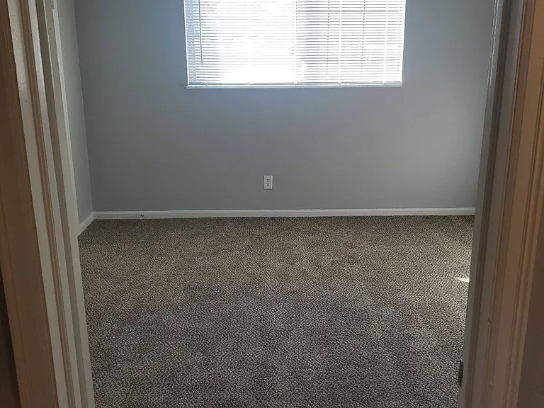 Stratford East Apartments — Photo 37