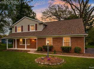 6295 Vernmoor St, Troy, MI 48098