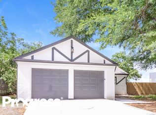 1807 Country Ln, Arlington, TX 76018