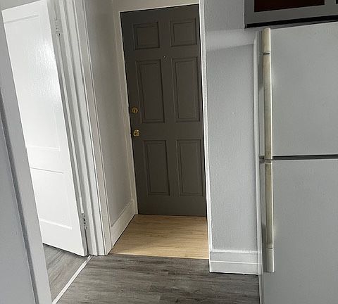 4th image of 733 E Laurel St Floor 3-2