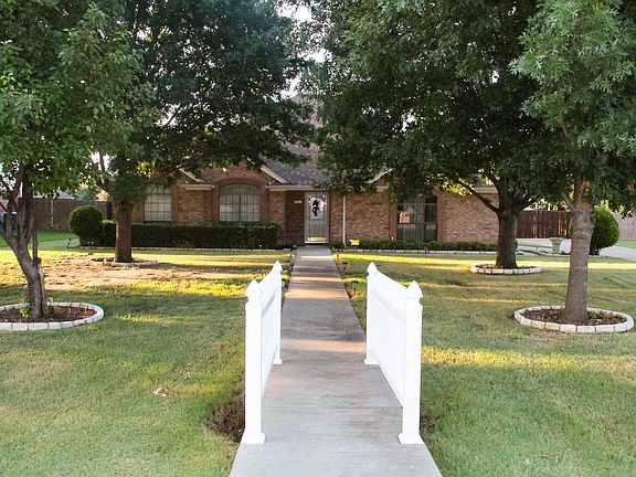 3rd image of 607 Aqua Vista Dr