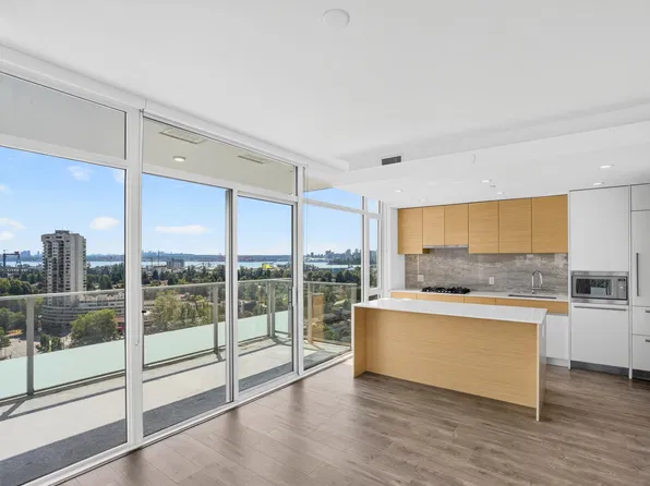 200 Klahanie Ct #1802, West Vancouver, BC V7P 0E4