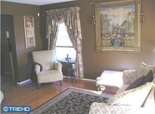 126 Fairway Dr, Langhorne, PA