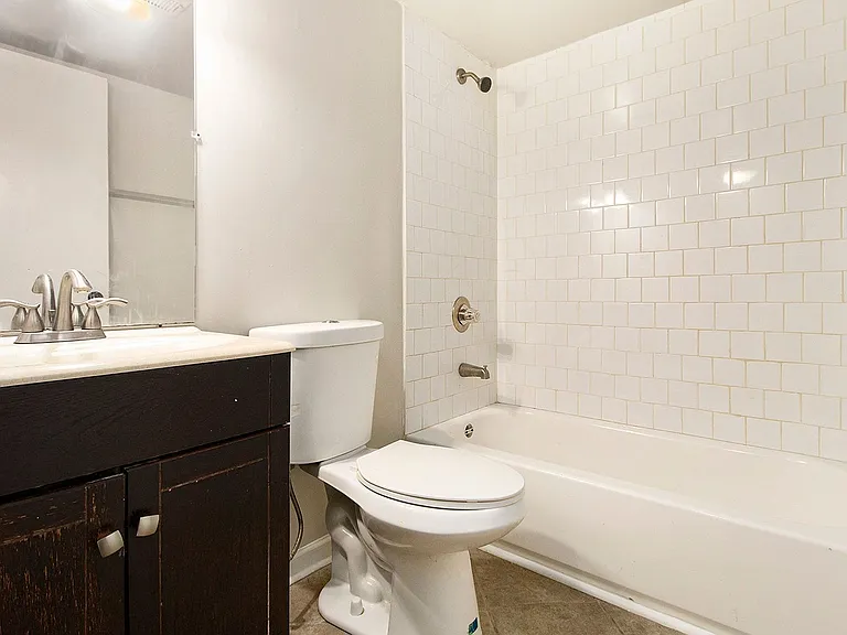 776 Azalia St SW — Photo 4