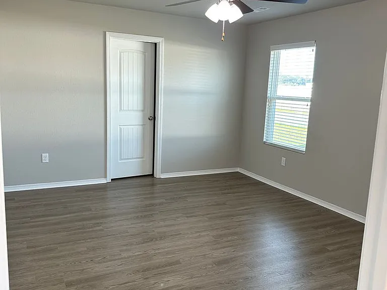 117 Logan Dr — Photo 10