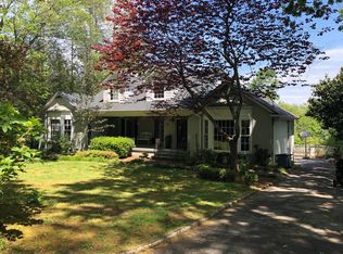 925 Scenic Hwy, Lookout Mountain, TN 37350