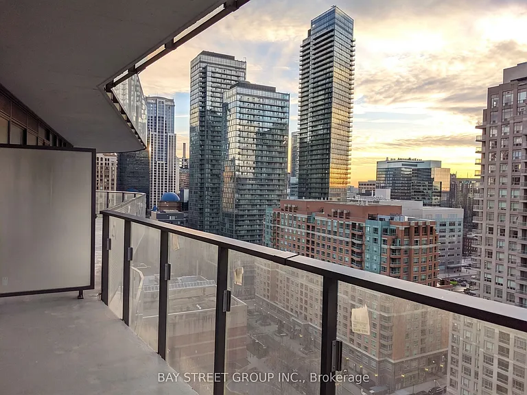 11 Wellesley St W #1606 — Photo 9