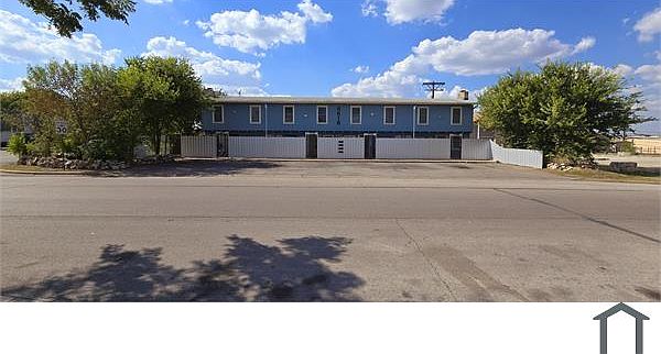 1st image of 8616 Putnam Dr #101