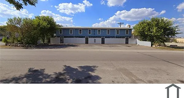 8616 Putnam Dr #101