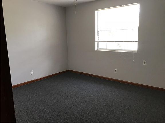 5th image of 4402 Melrose Ave APT 3