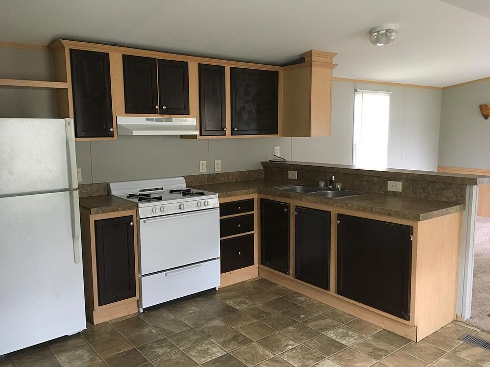 2nd image of 546 Deborah Ln
