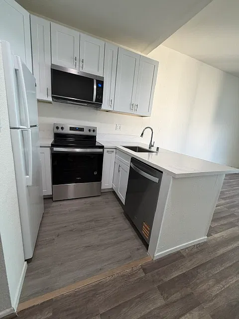 1440 Veteran Ave — Photo 3