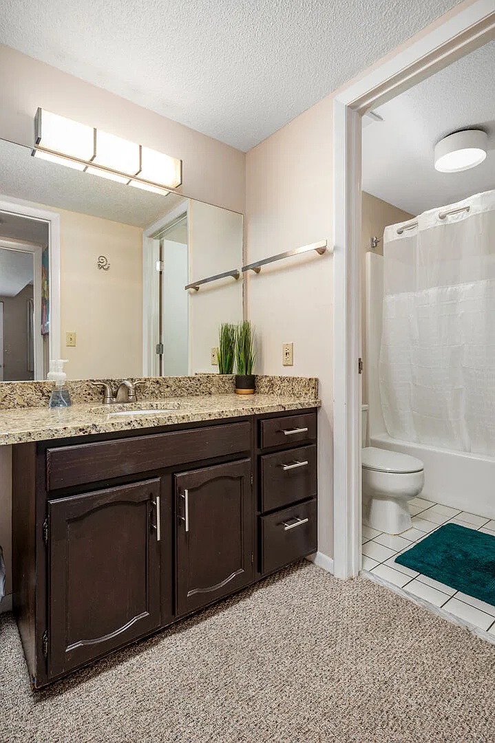 2 bed, 1200 sqft, $2,675 — Photo 3