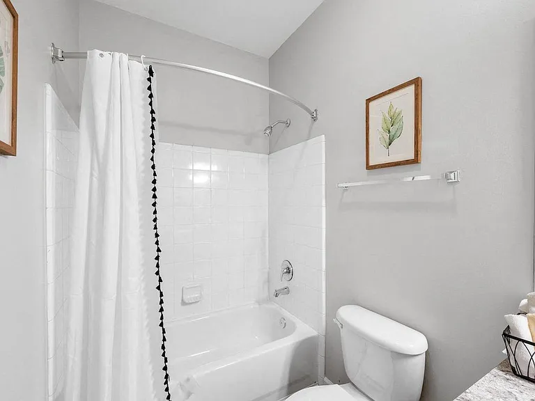Centerville Manor Apartments — Photo 36