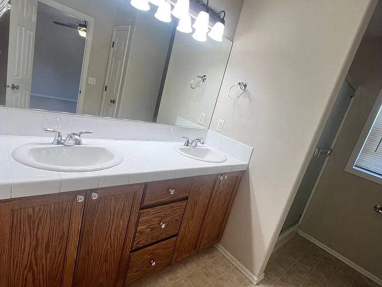 863 SE Bayshore Cir — Photo 33