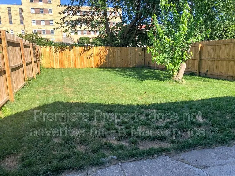 239 S Mill St — Photo 17