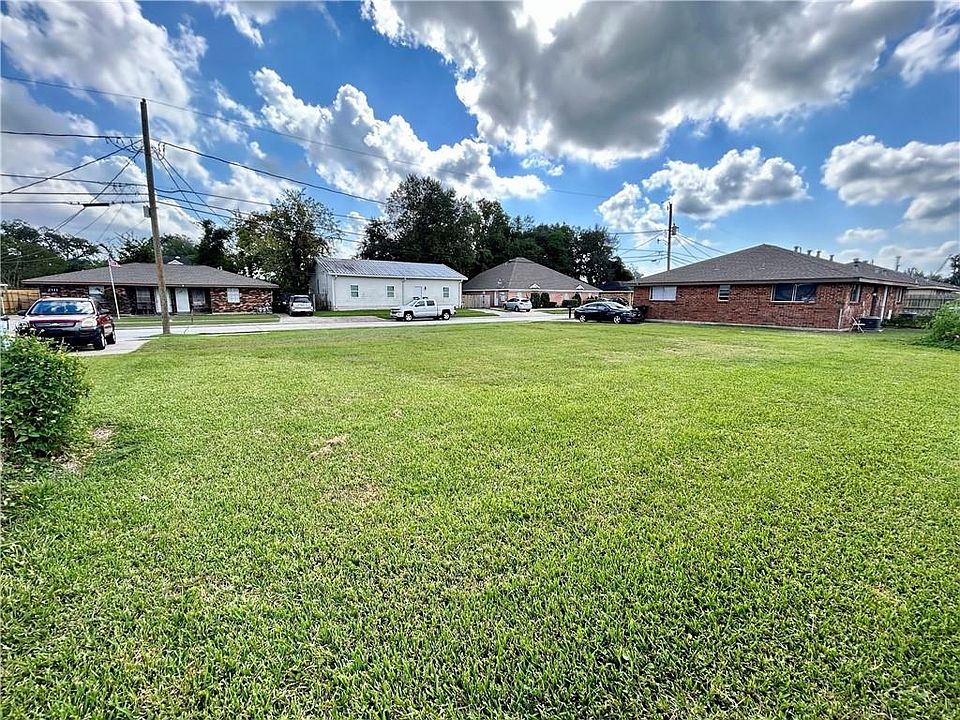 2nd image of 2112 Bartolo St