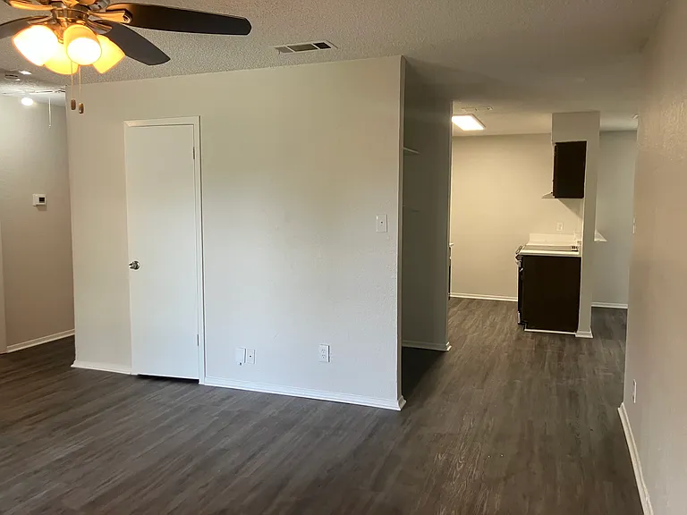2552 Navasota Cir — Photo 3