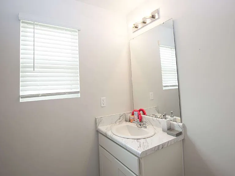 413 Century Ln — Photo 37