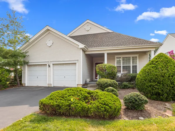 10 Temple Ct, Pennington, NJ 08534