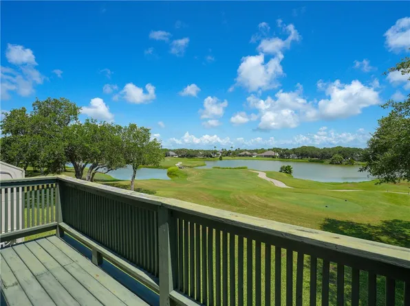 302 Saint Andrews St APT F-202, Rockport, TX 78382