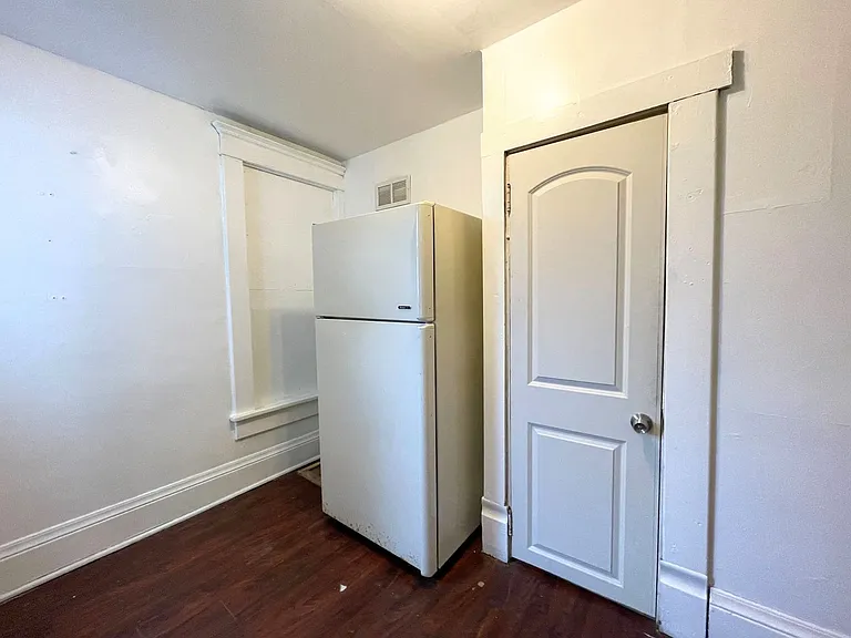 110 W 5th Ave — Photo 5