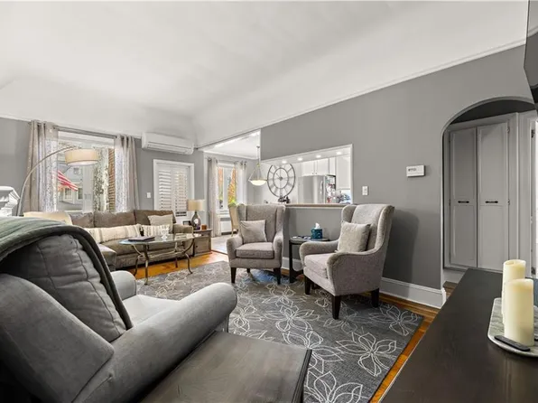 2724 East 27th Street image 10 of 34