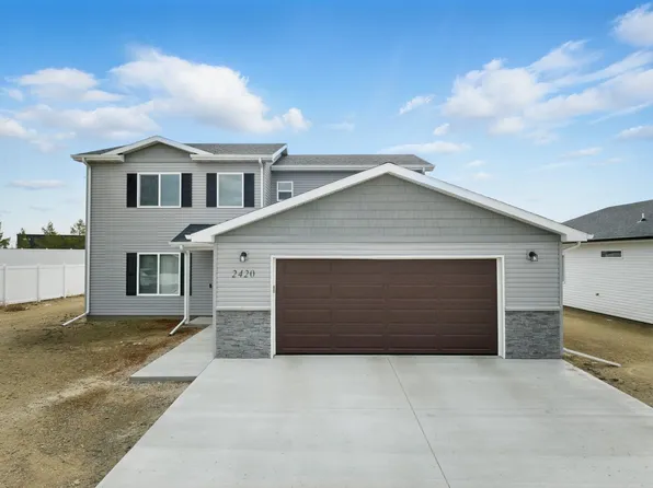 2420 Ivory St, Minot, ND 58703