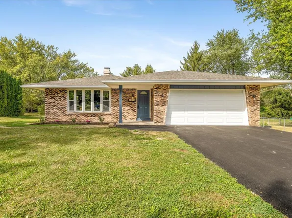 3302 Chick Charney Dr, Rockford, IL 61109
