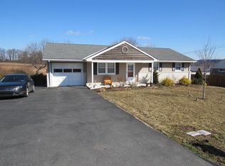 352 School Rd, Denver, PA 17517