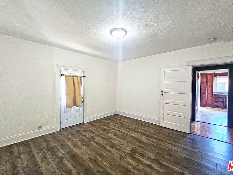 648 N Heliotrope Dr — Photo 18