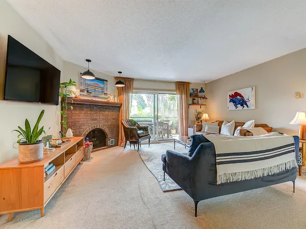 983 Bernard Ave Unit 205, Kelowna, BC V1Y 6P7