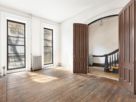 2nd image of 395 Clermont Ave