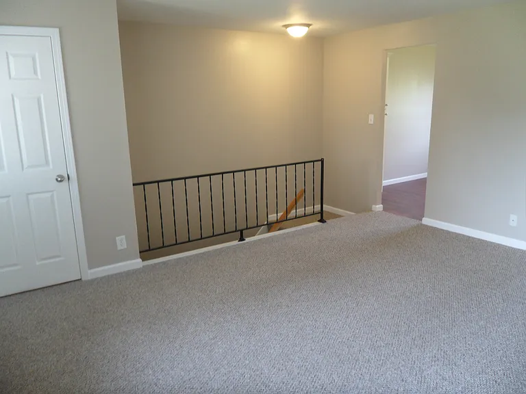 5526 Humbert Rd — Photo 5