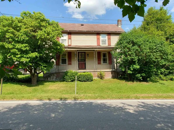 1073 Main St, Hendricks, WV 26271