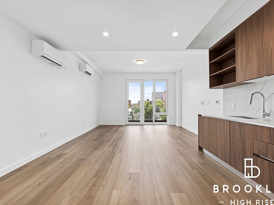 1st image of 50 E 10th St #530