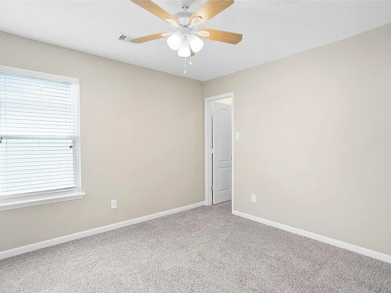 692 Casual Ln — Photo 21