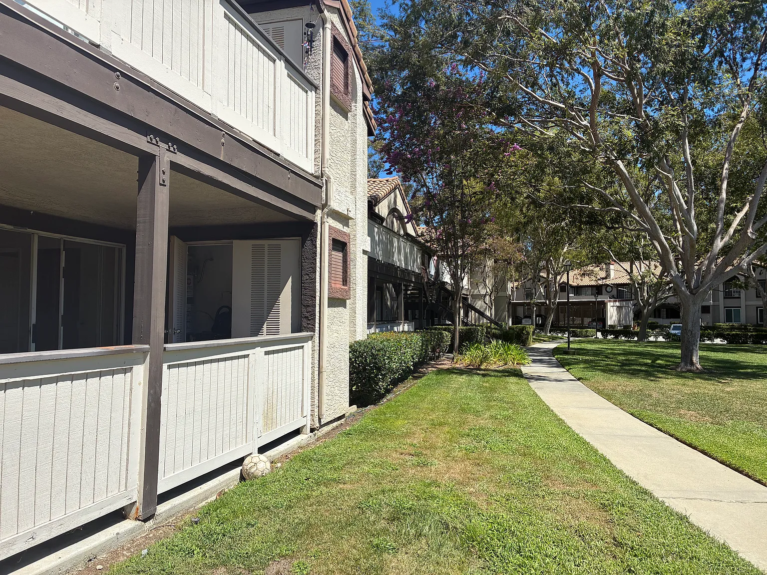 2 bed, 969 sqft, $2,500 — Photo 1