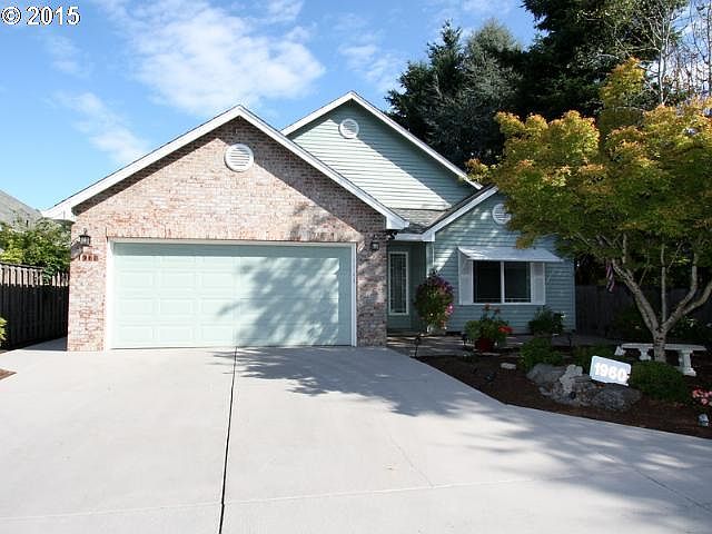 1st image of 1960 NE Harewood Pl
