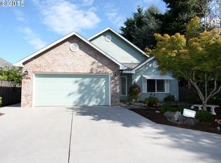 1960 NE Harewood Pl, Hillsboro, OR