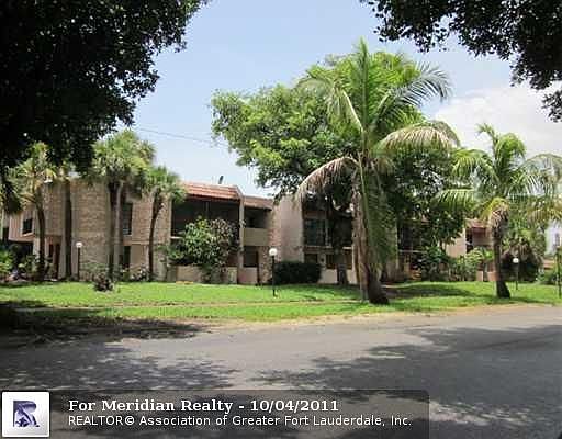 2nd image of 711 SE 1st Way #B7